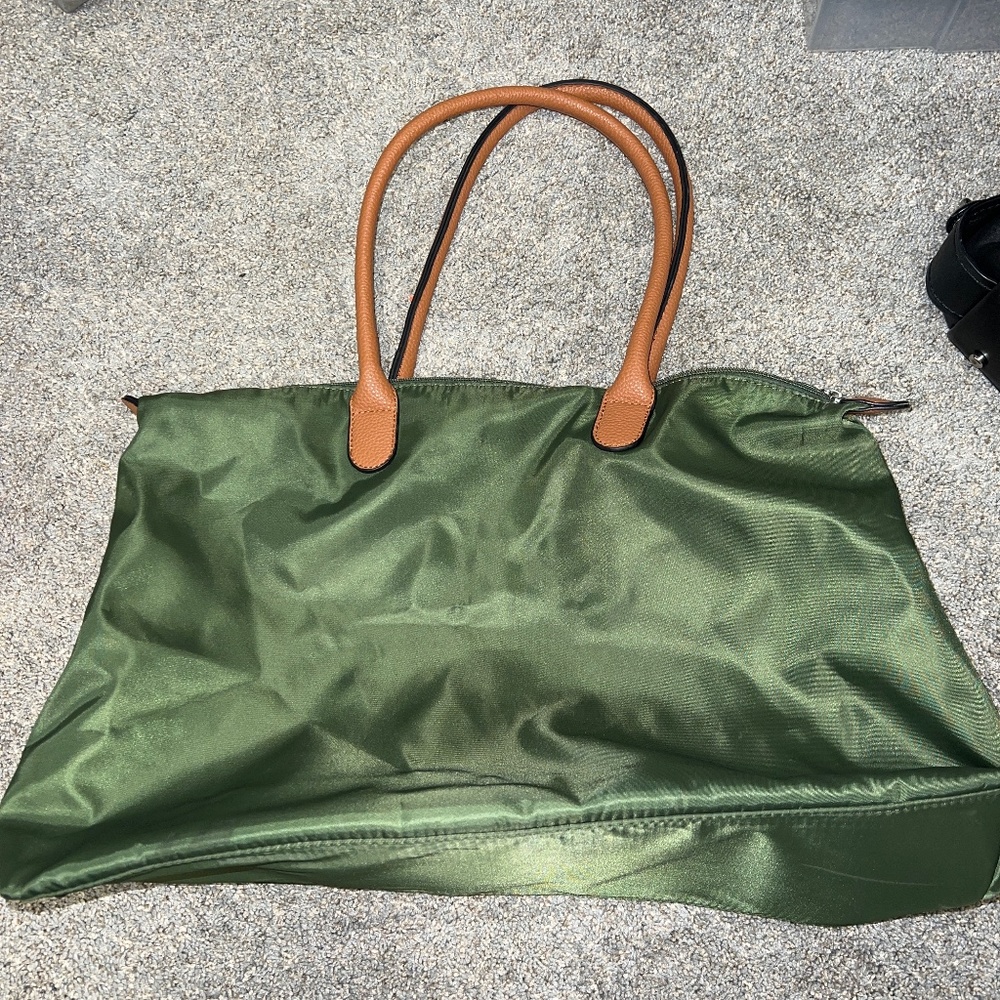 Green tote bag